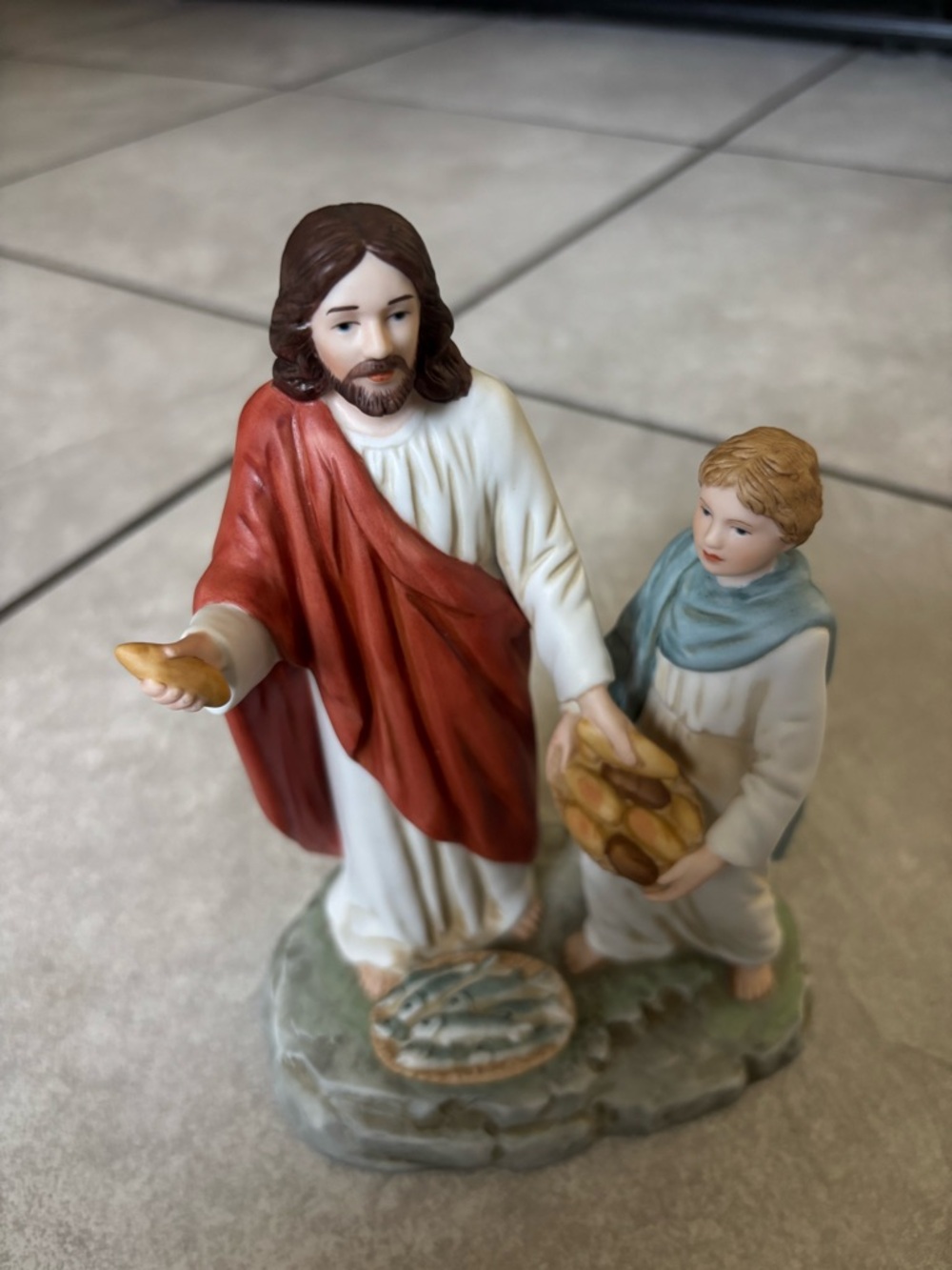 Vintage “Feeding the Multitudes" Jesus Figurine - Picture 2 of 11